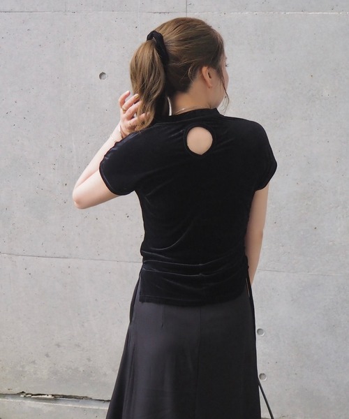 LAULEN（ローレン）の「velor side shirring tops /ベロアサイドシャーリングトップス（Tシャツ/カットソー・レディース・グレイッシュベージュ/ブラック/テラコッタ・FREE）」の22枚目の写真