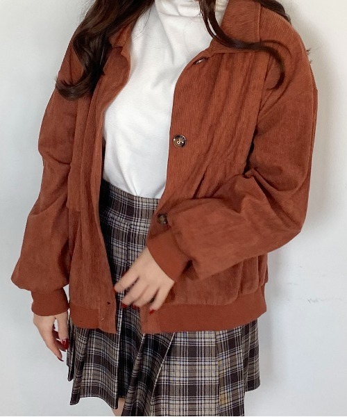 Mejoul（メジュール）の「ポケット付きオーバーサイズコーデュロイライトジャケット（ブルゾン・レディース・ピンク/ブラウン・M/L）」の4枚目の写真