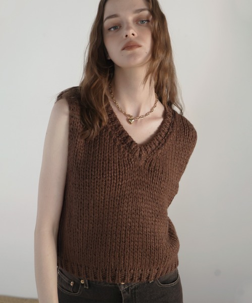 Mili affinity（ミリアフィニティー）の「ロービングVネックニットベスト（ニット/セーター・レディース・アイボリー/ブラック/チャコール/ブラウン・FREE）」の4枚目の写真