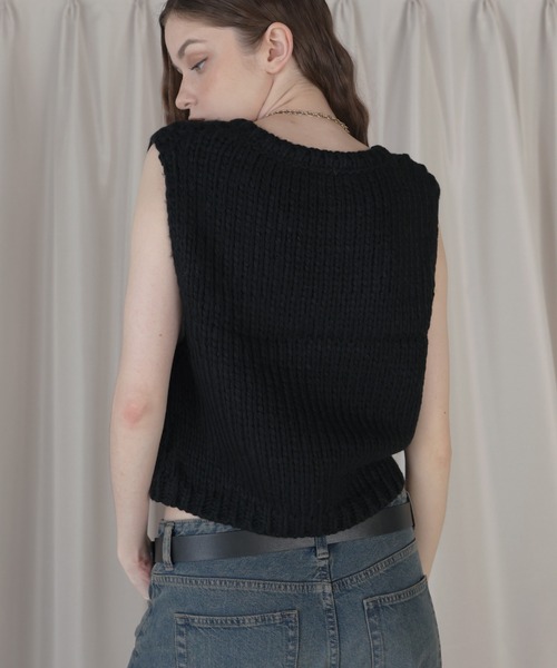 Mili affinity（ミリアフィニティー）の「ロービングVネックニットベスト（ニット/セーター・レディース・アイボリー/ブラック/チャコール/ブラウン・FREE）」の6枚目の写真