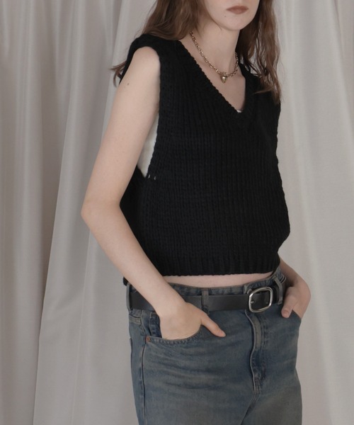 Mili affinity（ミリアフィニティー）の「ロービングVネックニットベスト（ニット/セーター・レディース・アイボリー/ブラック/チャコール/ブラウン・FREE）」の8枚目の写真