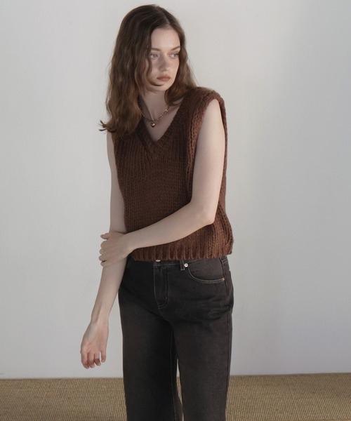 Mili affinity（ミリアフィニティー）の「ロービングVネックニットベスト（ニット/セーター・レディース・アイボリー/ブラック/チャコール/ブラウン・FREE）」の17枚目の写真