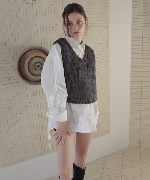Mili affinity（ミリアフィニティー）の「ロービングVネックニットベスト（ニット/セーター・レディース・アイボリー/ブラック/チャコール/ブラウン・FREE）」の16枚目の写真