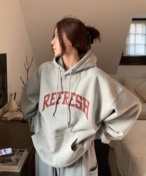 Teem Store(チームストア)の「レタリングオーバーサイズパーカー(パーカー・レディース・ブラウン/グレー/ネイビー/ライトグレー・M/L)」の3枚目の写真