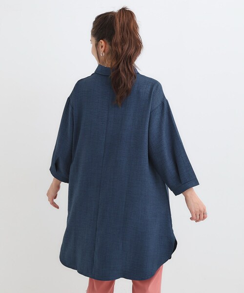 SHOO・LA・RUE(シューラルー)の「【S-LL/体型カバー】さらっとしたタッチが魅力 デニムライクチュニック(チュニック・レディース・ブルー系その他/ブルー・01/04/03/02)」の8枚目の写真
