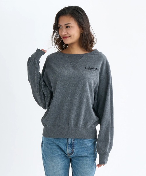 BILLABONG(ビラボン)の「BILLABONG レディース BOAT NECK LOOSE CROP トレーナー 【LOOSE CROPPED】【2025年秋冬モデル】/ビラボンロゴバックプリントサイド切り替えドロップショルダースウェットトレーナー(スウェット・レディース・グレー/アイボリー/スミクロ・MEDIUM/LARGE)」の13枚目の写真