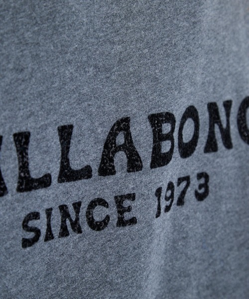 BILLABONG(ビラボン)の「BILLABONG レディース BOAT NECK LOOSE CROP トレーナー 【LOOSE CROPPED】【2025年秋冬モデル】/ビラボンロゴバックプリントサイド切り替えドロップショルダースウェットトレーナー(スウェット・レディース・グレー/アイボリー/スミクロ・MEDIUM/LARGE)」の16枚目の写真
