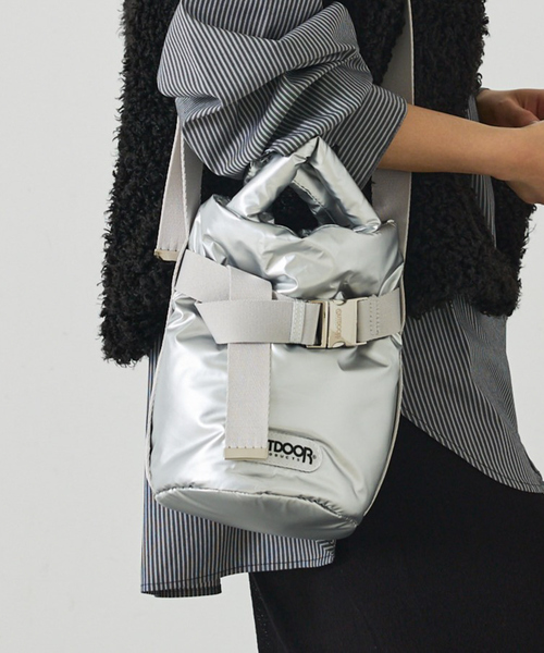 abahouse mavie（アバハウスマヴィ）の「OUTDOOR2wayBelt Tote(SS)（トートバッグ・レディース・ブラック/シルバー/ブラウン・フリー）」の3枚目の写真