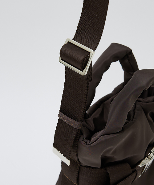 abahouse mavie（アバハウスマヴィ）の「OUTDOOR2wayBelt Tote(SS)（トートバッグ・レディース・ブラック/シルバー/ブラウン・フリー）」の12枚目の写真