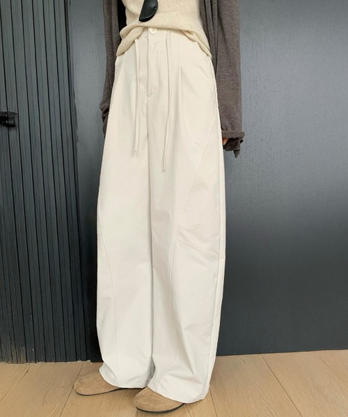 by LEGNA(バイレグナ)の「パネルラインカーブパンツ(その他パンツ・レディース・ダークグレー/アイボリー/ブラック・M-Regular/L-Regular/M-Long/L-Long)」の6枚目の写真