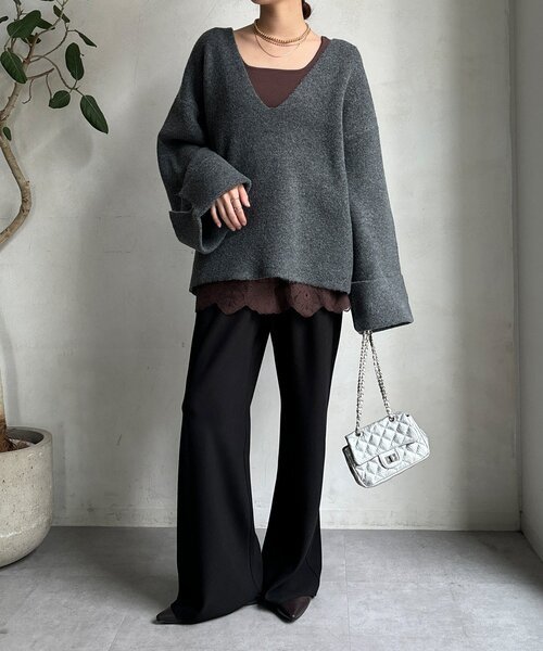 DouDou（ドゥドゥ）の「【WEB限定】深Vワイドスリーブプルオーバー（ニット/セーター・レディース・ブラウン/ベージュ/チャコールグレー・FREE）」の16枚目の写真