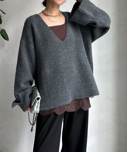 DouDou（ドゥドゥ）の「【WEB限定】深Vワイドスリーブプルオーバー（ニット/セーター・レディース・ブラウン/ベージュ/チャコールグレー・FREE）」の18枚目の写真