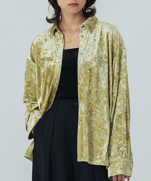 ROSE BUD（ローズバッド）の「EMBROIDERY VELOUR SHIRT（シャツ/ブラウス・レディース・ブラック/イエロー・ONE SIZE）」の2枚目の写真