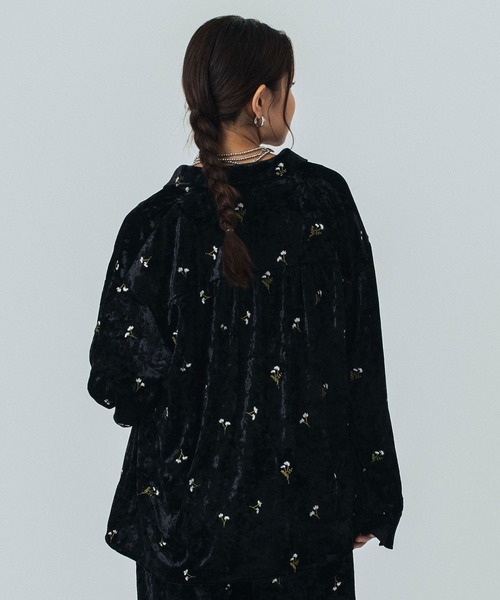 ROSE BUD（ローズバッド）の「EMBROIDERY VELOUR SHIRT（シャツ/ブラウス・レディース・ブラック/イエロー・ONE SIZE）」の7枚目の写真