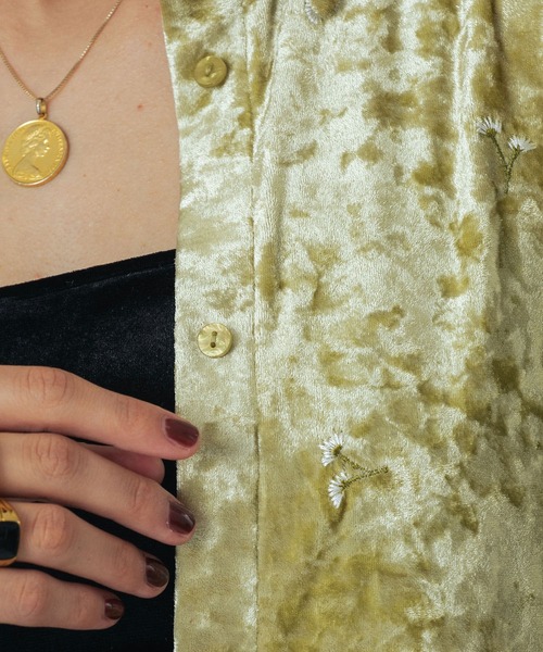 ROSE BUD（ローズバッド）の「EMBROIDERY VELOUR SHIRT（シャツ/ブラウス・レディース・ブラック/イエロー・ONE SIZE）」の17枚目の写真