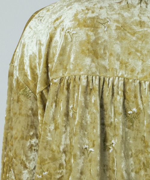 ROSE BUD（ローズバッド）の「EMBROIDERY VELOUR SHIRT（シャツ/ブラウス・レディース・ブラック/イエロー・ONE SIZE）」の5枚目の写真