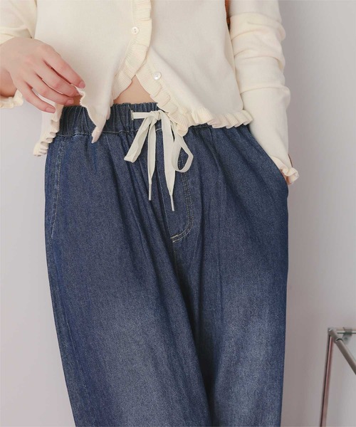 titivate(ティティベイト)の「イージーワイドデニムパンツ(デニムパンツ・レディース・ブルー/ライトグレー/インディゴブルー・L/M/S)」の8枚目の写真