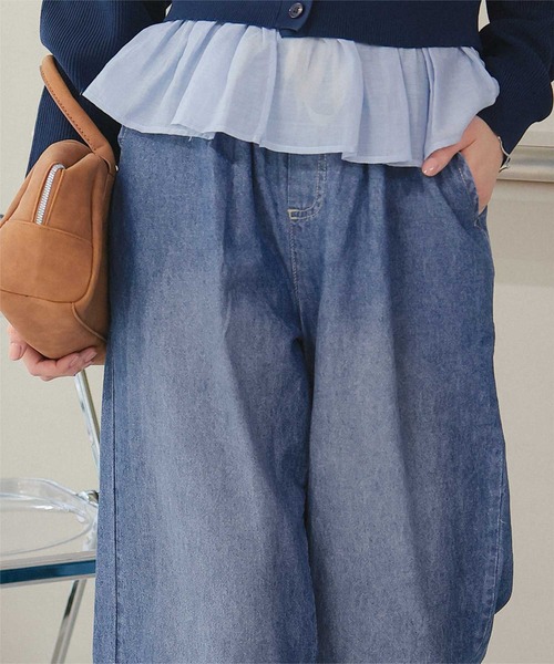 titivate(ティティベイト)の「イージーワイドデニムパンツ(デニムパンツ・レディース・ブルー/ライトグレー/インディゴブルー・L/M/S)」の12枚目の写真