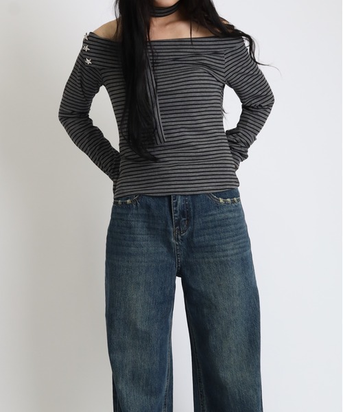 Vini（ヴィニ）の「【タイ付き】ボーダーオフショルダーフィットカットソー（Tシャツ/カットソー・レディース・ダークグレー・MEDIUM）」の6枚目の写真