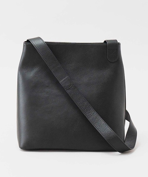 kalsac（カルサック）の「シンプルレザーショルダー　Mサイズ（ショルダーバッグ・レディース・ブラック・ONE SIZE）」の8枚目の写真