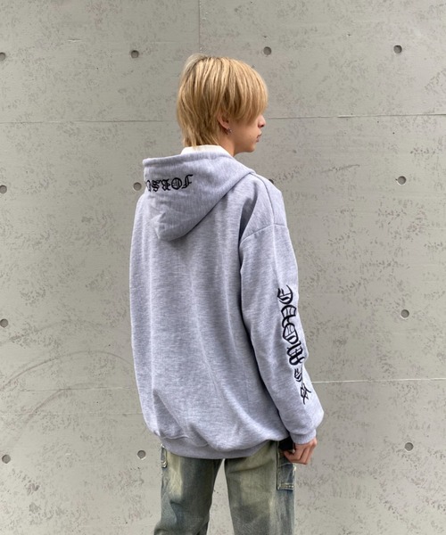 lilful(リルフル)の「袖刺繍 ワッフルジップアップパーカー(パーカー・メンズ・グレー・F)」の7枚目の写真