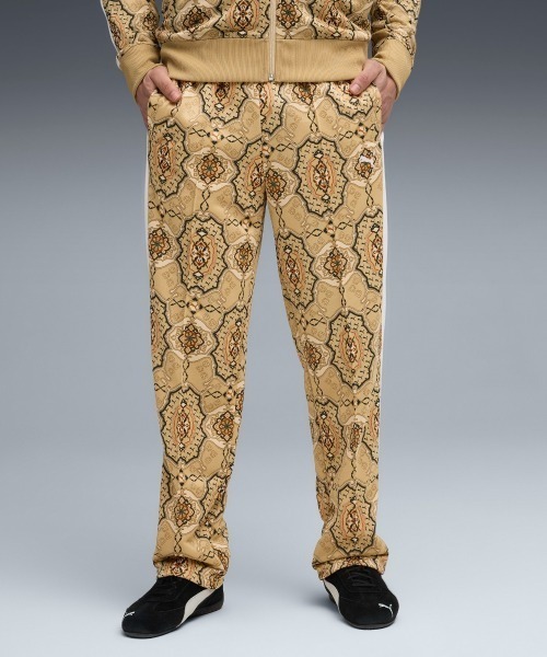 PUMA(プーマ)の「PUMA T7 VINTAGE PREP TRACK PANTS(プーマ T7 ヴィンテージ プレップ トラック パンツ)(スウェットパンツ・メンズ・グリーン系/ベージュ系・MEDIUM/LARGE/X-LARGE)」の1枚目の写真