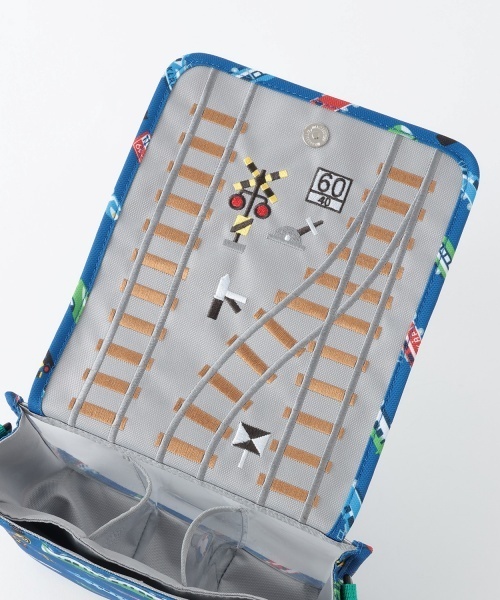 kladskap（クレードスコープ）の「鉄道模型収納電車柄推し活ショルダーバッグ（ショルダーバッグ・キッズ・ネイビー・F）」の5枚目の写真