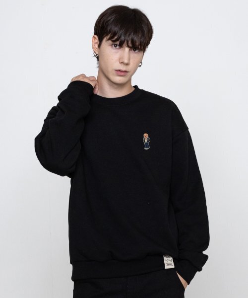 GRAVER（グレーバー）の「[UNISEX]タトゥードッグ刺繍フェリートマンツーマン_ブラック（スウェット・レディース・ブラック・LARGE/MEDIUM/SMALL）」の2枚目の写真