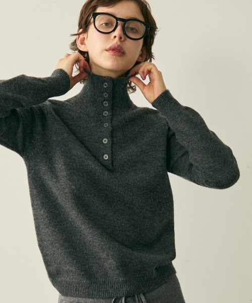 full/fill.(フルフィル)の「front button high neck knit / フロントボタンハイネックニット(ニット/セーター・レディース・ブラウン/グレー/アイボリー・FREE)」の2枚目の写真
