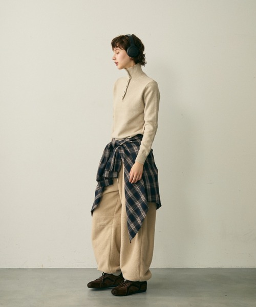 full/fill.(フルフィル)の「front button high neck knit / フロントボタンハイネックニット(ニット/セーター・レディース・ブラウン/グレー/アイボリー・FREE)」の13枚目の写真