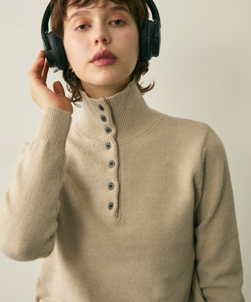 full/fill.(フルフィル)の「front button high neck knit / フロントボタンハイネックニット(ニット/セーター・レディース・ブラウン/グレー/アイボリー・FREE)」の4枚目の写真