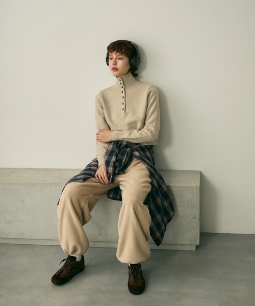 full/fill.(フルフィル)の「front button high neck knit / フロントボタンハイネックニット(ニット/セーター・レディース・ブラウン/グレー/アイボリー・FREE)」の5枚目の写真