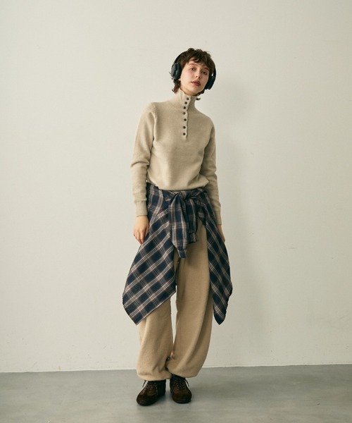 full/fill.(フルフィル)の「front button high neck knit / フロントボタンハイネックニット(ニット/セーター・レディース・ブラウン/グレー/アイボリー・FREE)」の11枚目の写真