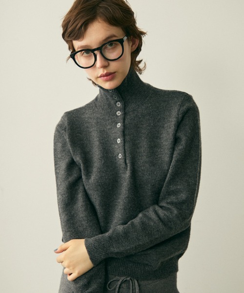 full/fill.(フルフィル)の「front button high neck knit / フロントボタンハイネックニット(ニット/セーター・レディース・ブラウン/グレー/アイボリー・FREE)」の22枚目の写真