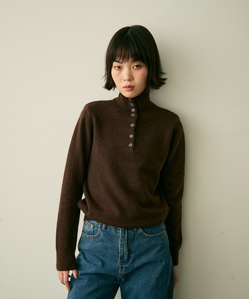 full/fill.(フルフィル)の「front button high neck knit / フロントボタンハイネックニット(ニット/セーター・レディース・ブラウン/グレー/アイボリー・FREE)」の15枚目の写真