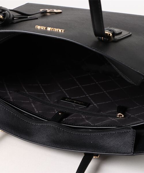 MICHAEL KORS(マイケルコース)の「VOYAGER LG MF TZ TOTE トートバッグ(トートバッグ・レディース・ブラック・FREE)」の4枚目の写真