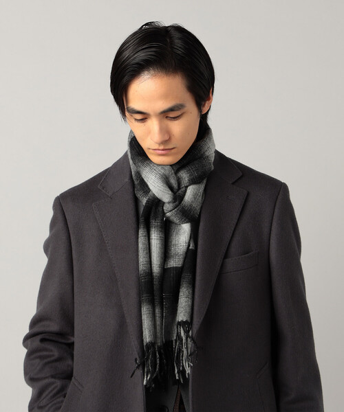COMME CA MEN(コムサメン)の「ウォッシャブルカシミヤ チェックマフラー(マフラー・メンズ・グレー/チャコールグレー・FREE)」の7枚目の写真
