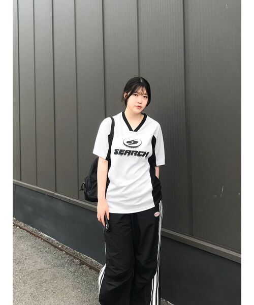SEARCH410(サーチ410)の「スポーツVネッククールジャージ半袖Tシャツグレー(Tシャツ/カットソー・メンズ・その他・MEDIUM/LARGE)」の4枚目の写真