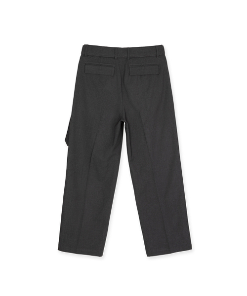 SYNQIA(シンキア)の「アシメトリックプリーツベルテッドトラウザーグレー(スラックス・メンズ・その他・SMALL/MEDIUM/LARGE)」の2枚目の写真