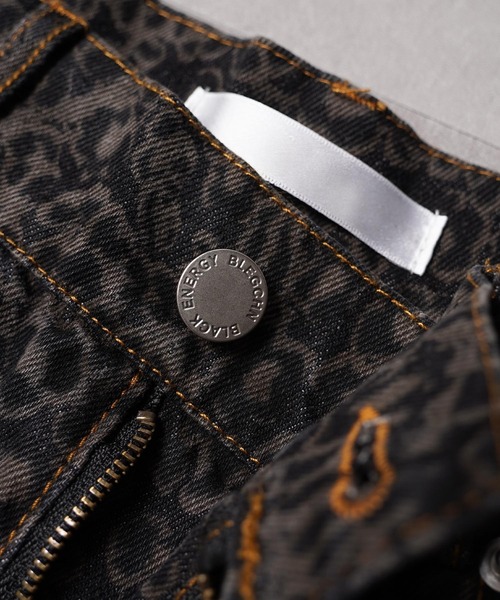 1111clothing(ワンフォークロージング)の「レオパード デニムカーブパンツ / Leopard Denim Curve Pants(デニムパンツ・メンズ・ブラック・S/M/L/XL)」の8枚目の写真