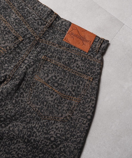 1111clothing(ワンフォークロージング)の「レオパード デニムカーブパンツ / Leopard Denim Curve Pants(デニムパンツ・メンズ・ブラック・S/M/L/XL)」の10枚目の写真