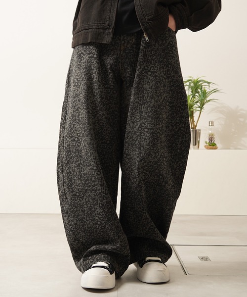 1111clothing(ワンフォークロージング)の「レオパード デニムカーブパンツ / Leopard Denim Curve Pants(デニムパンツ・メンズ・ブラック・S/M/L/XL)」の18枚目の写真