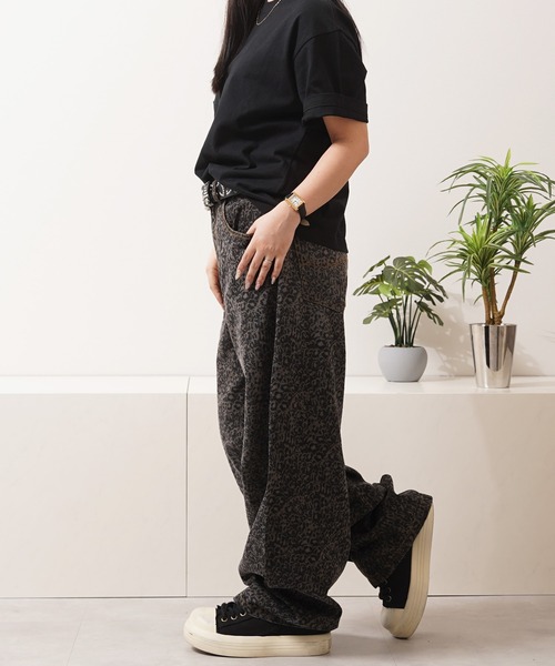 1111clothing(ワンフォークロージング)の「レオパード デニムカーブパンツ / Leopard Denim Curve Pants(デニムパンツ・メンズ・ブラック・S/M/L/XL)」の21枚目の写真