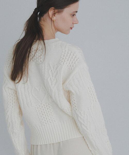 URBAN RESEARCH Sonny Label（アーバンリサーチサニーレーベル）の「パッチワークハートケーブルニット（ニット/セーター・レディース・チャコールグレー/オフホワイト/レッド・FREE）」の2枚目の写真