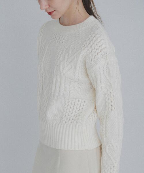 URBAN RESEARCH Sonny Label（アーバンリサーチサニーレーベル）の「パッチワークハートケーブルニット（ニット/セーター・レディース・チャコールグレー/オフホワイト/レッド・FREE）」の7枚目の写真