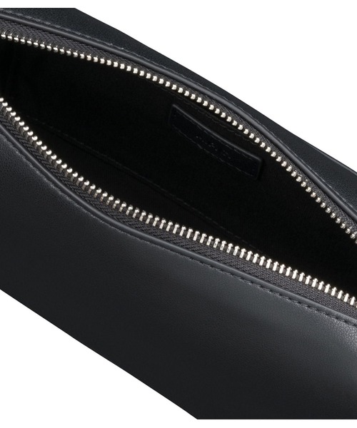 A.P.C.(アーペーセー)の「CAMERA BAG NINO(ショルダーバッグ・メンズ・ブラック・ONESIZE)」の7枚目の写真
