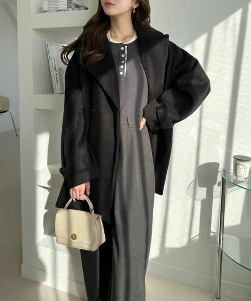 TREOVER（トレオーバー）の「オンにもオフにも活躍！流行に左右されないベーシックなシルエットが魅力のミドル丈シャギーコート（ピーコート・レディース・チェック/グレー/ライトブラウン/ブラック・FREE）」の9枚目の写真