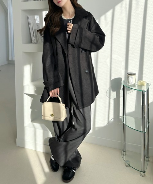 TREOVER（トレオーバー）の「オンにもオフにも活躍！流行に左右されないベーシックなシルエットが魅力のミドル丈シャギーコート（ピーコート・レディース・チェック/グレー/ライトブラウン/ブラック・FREE）」の11枚目の写真