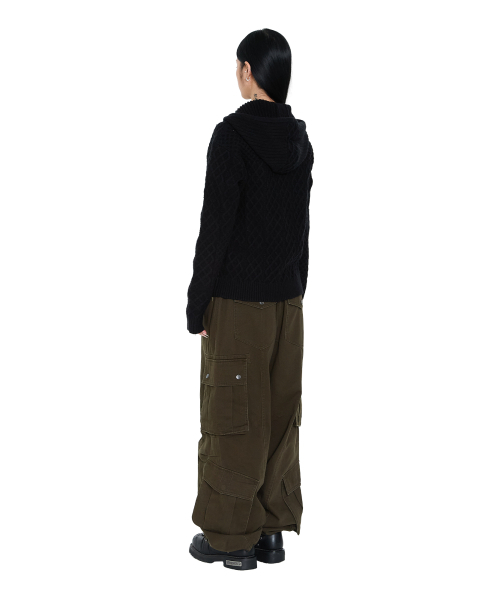 AAKAM（アーカム）の「Cable Knitted Zip-Up Hoodie (Black)（ニット/セーター・レディース・その他・1/2）」の5枚目の写真