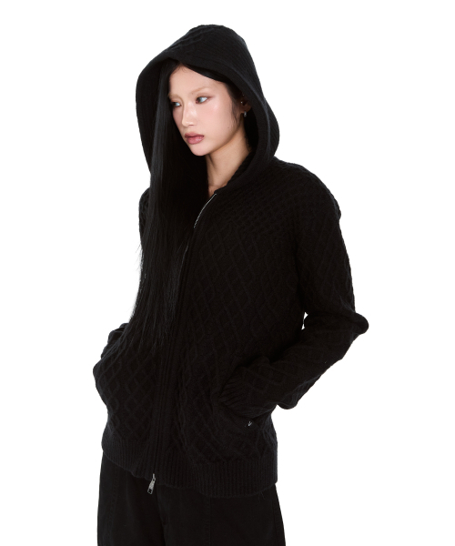 AAKAM（アーカム）の「Cable Knitted Zip-Up Hoodie (Black)（ニット/セーター・レディース・その他・1/2）」の7枚目の写真